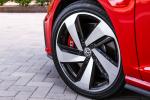 Volkswagen Golf GTI 5-Door 2017 года (NA)